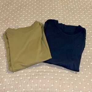(Bundle 3 for $15) Old Navy Olive and Navy Long Sleeve Tee Set of 2 Kids L